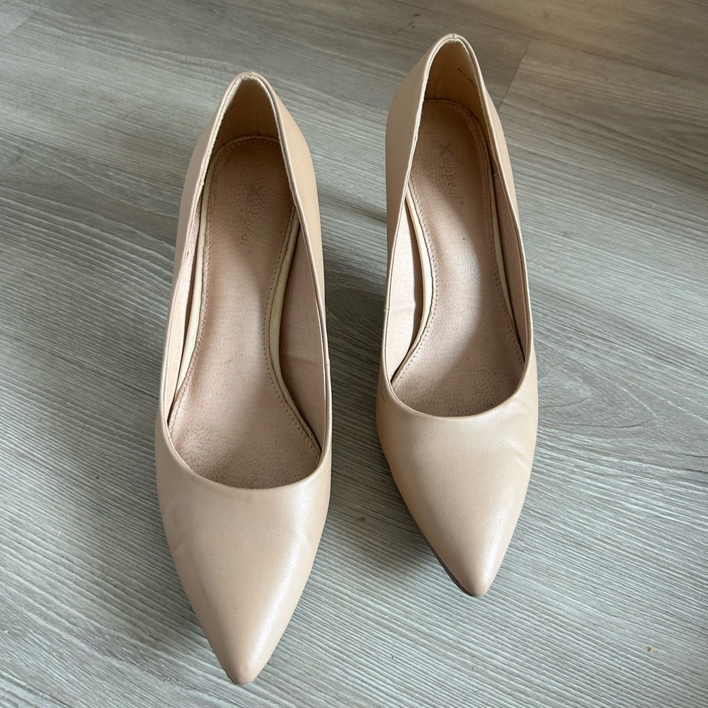 Women’s Tan Heel